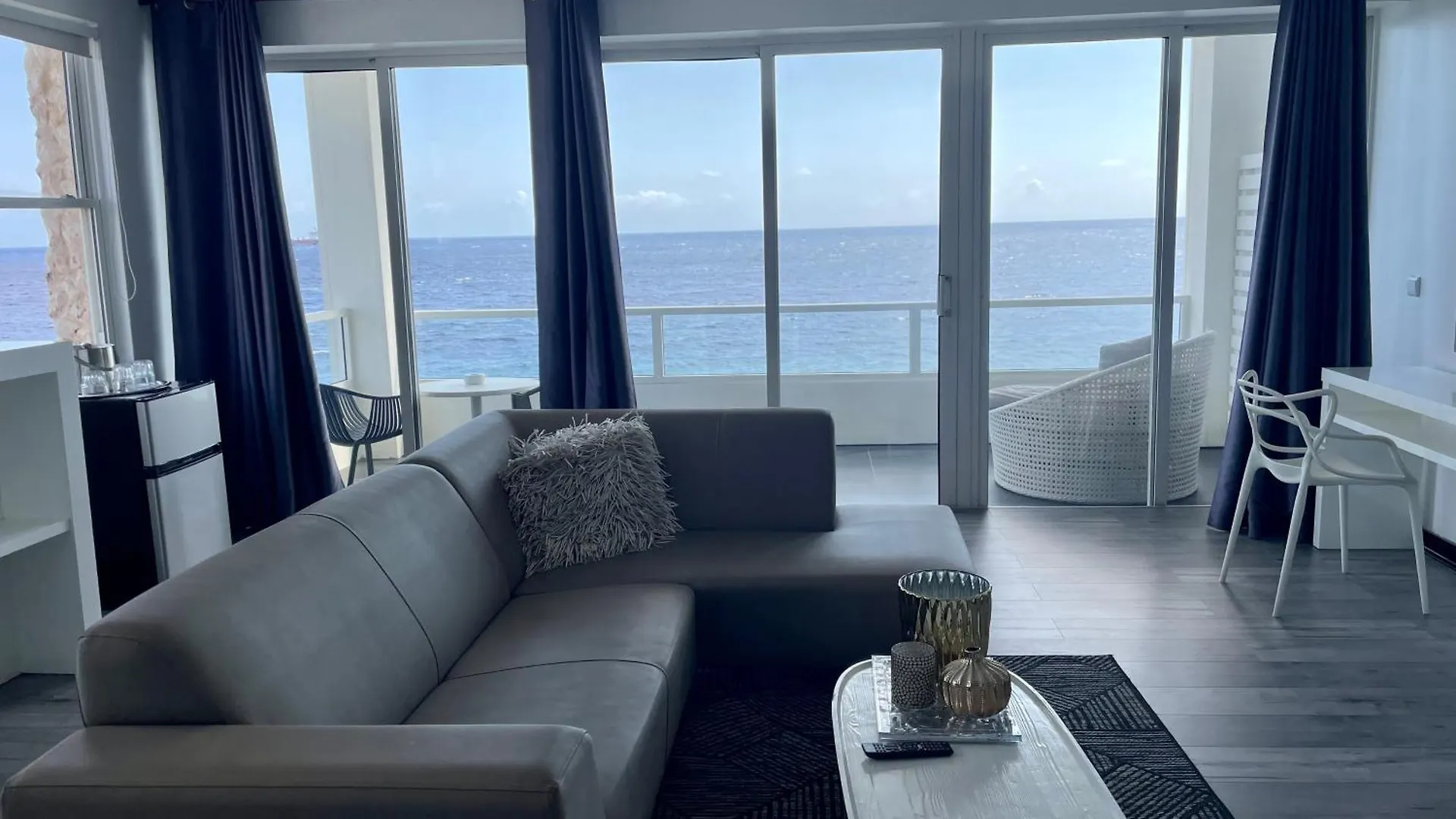 Saint Tropez Boutique Hotel Willemstad