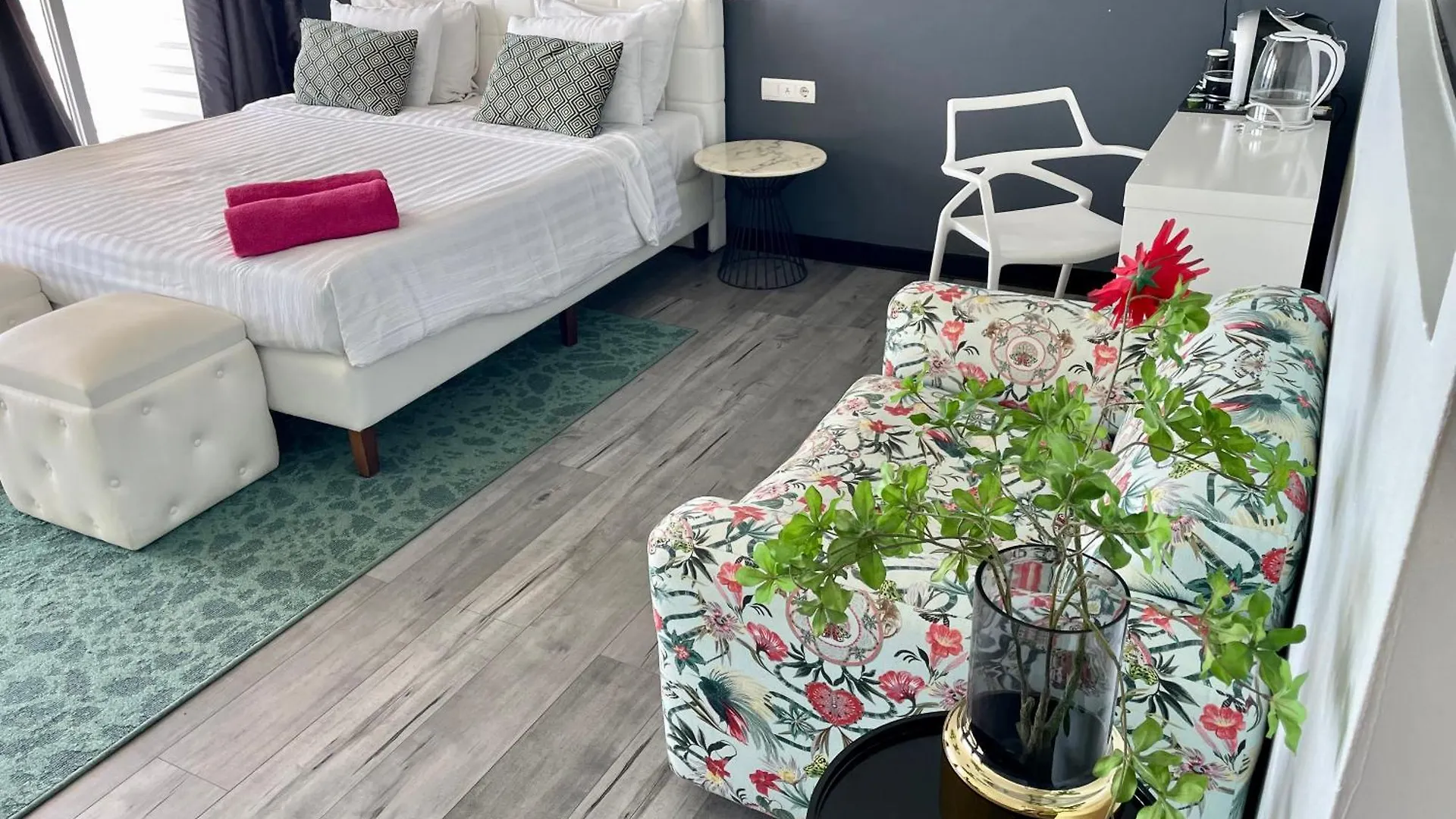 Saint Tropez Boutique Hotel Willemstad